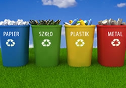 Zdjęcie kolorowych pojemników na odpady komunalne